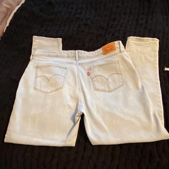 Levi’s 711 Skinny Jean - Picture 2 of 7